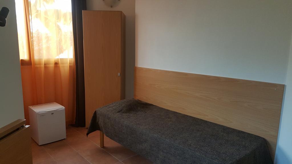 Hotel Hr Costa Rei Муравера Екстериор снимка