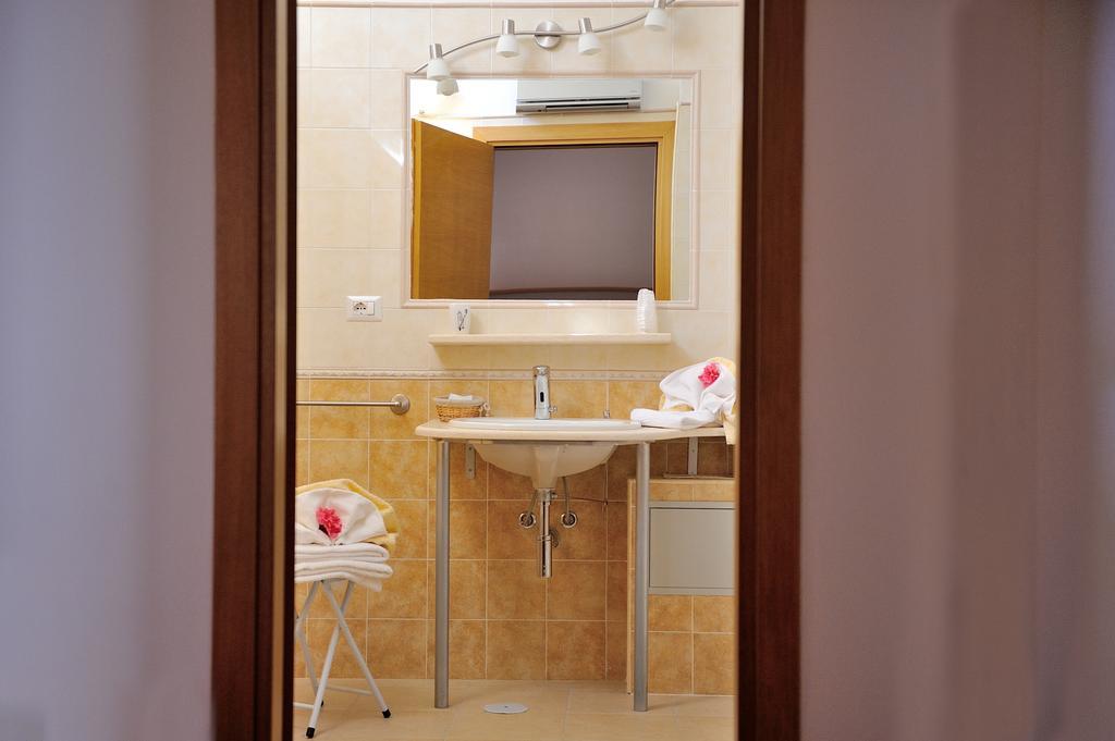 Hotel Hr Costa Rei Муравера Стая снимка
